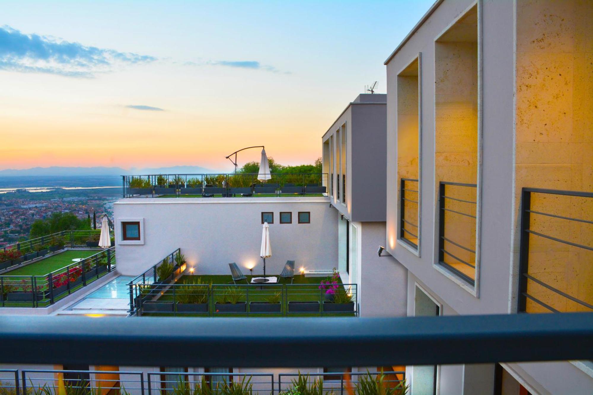 Ilo Rojo Curamoria Collection Hotel 4*